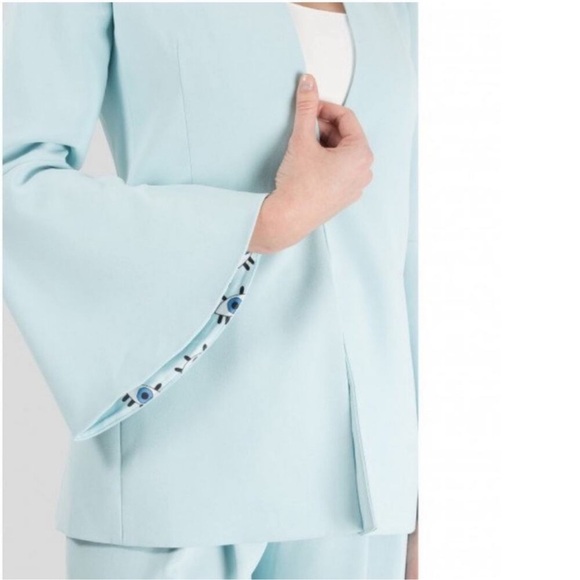 Alice + Olivia Skye Trumpet Sleeve Boyfriend Blazer In Powder Blue Size med EUC - Picture 2 of 8